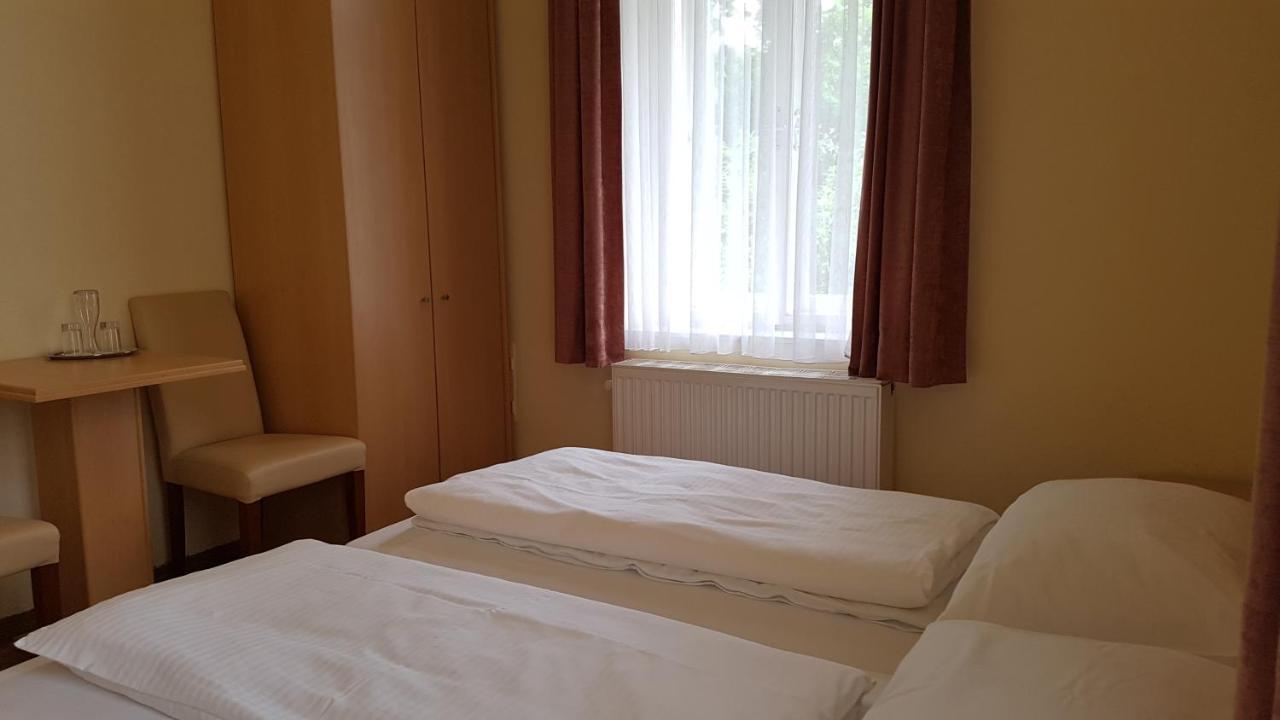Pension Villa Inge バーデン エクステリア 写真